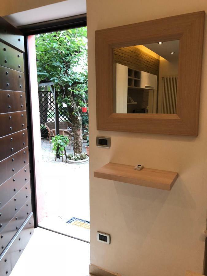 La Porta Nel Giardino Apartment Asti Bagian luar foto