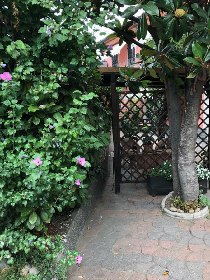 La Porta Nel Giardino Apartment Asti Bagian luar foto